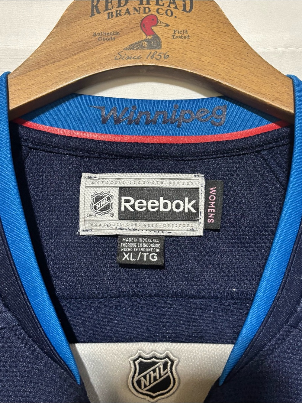 Winnipeg Jets Reebok Women's NHL Hockey
Jersey XL - Picture 4 of 10